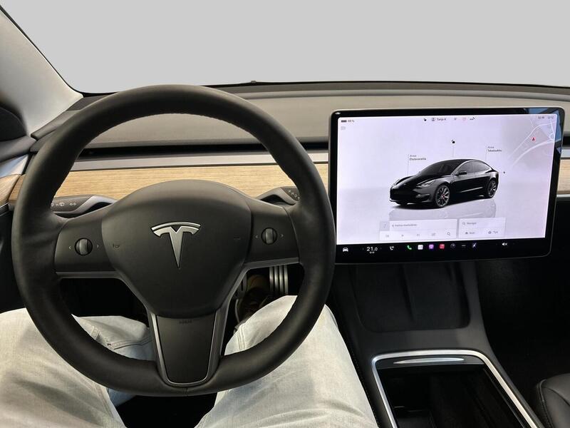Tesla Model 3 vaihtoauto