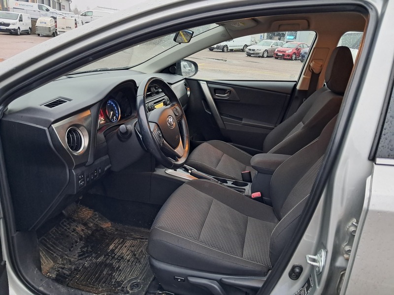 Toyota Auris vaihtoauto