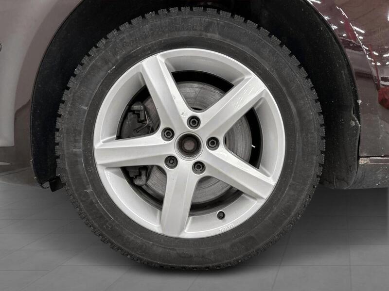 Volkswagen Touran vaihtoauto