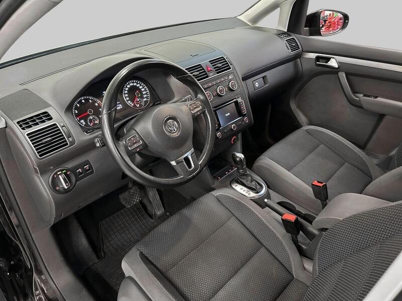 Volkswagen Touran vaihtoauto