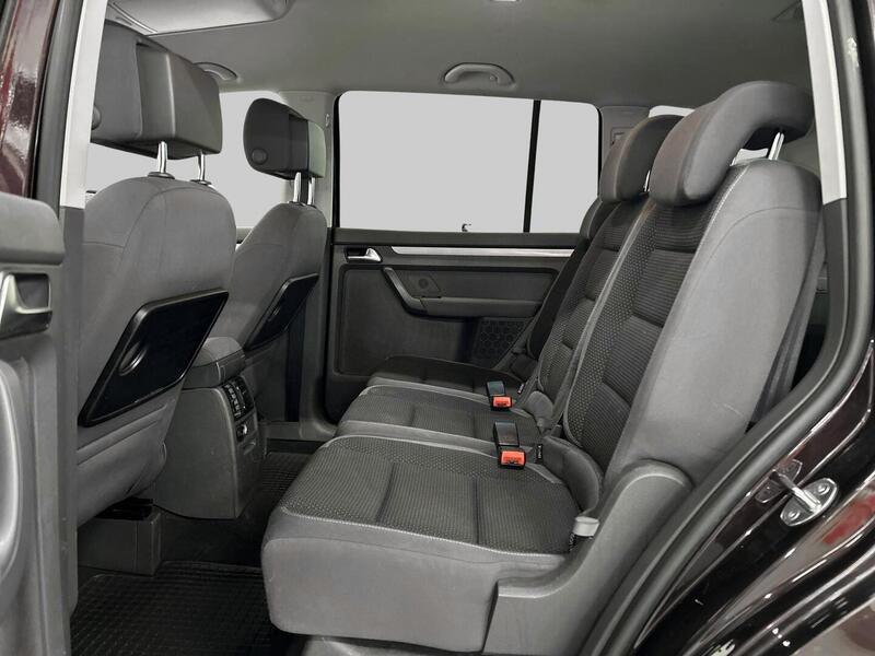 Volkswagen Touran vaihtoauto