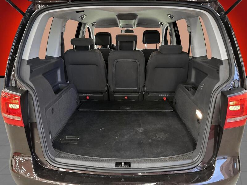 Volkswagen Touran vaihtoauto