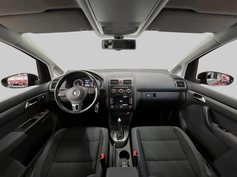 Volkswagen Touran vaihtoauto