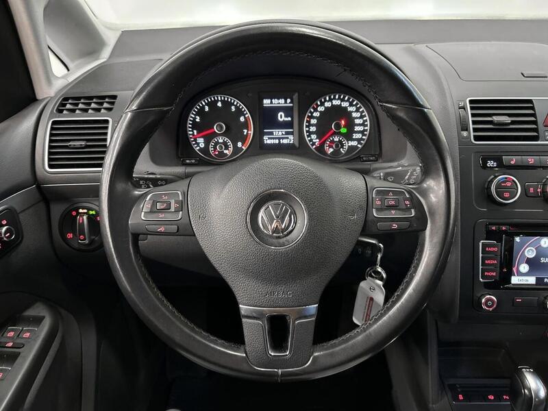 Volkswagen Touran vaihtoauto