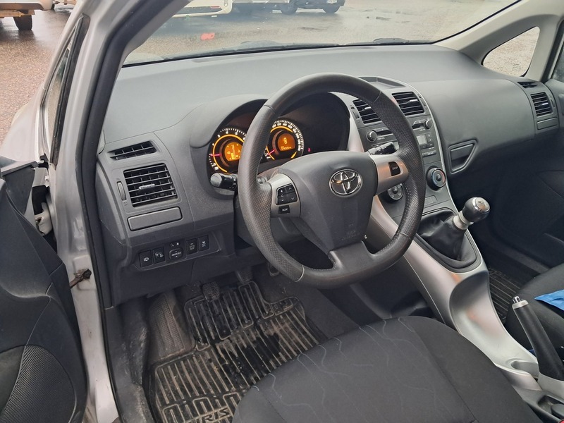 Toyota Auris vaihtoauto