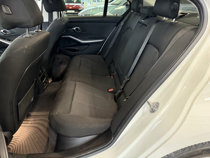 BMW 330 vaihtoauto