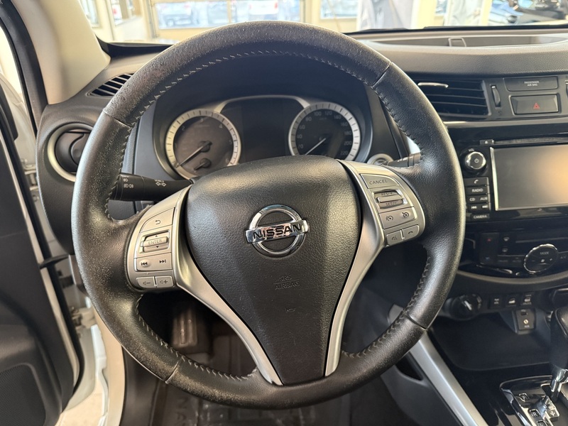 Nissan Navara vaihtoauto