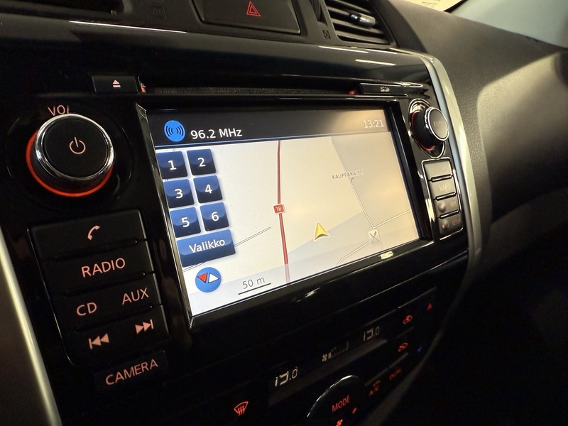 Nissan Navara vaihtoauto