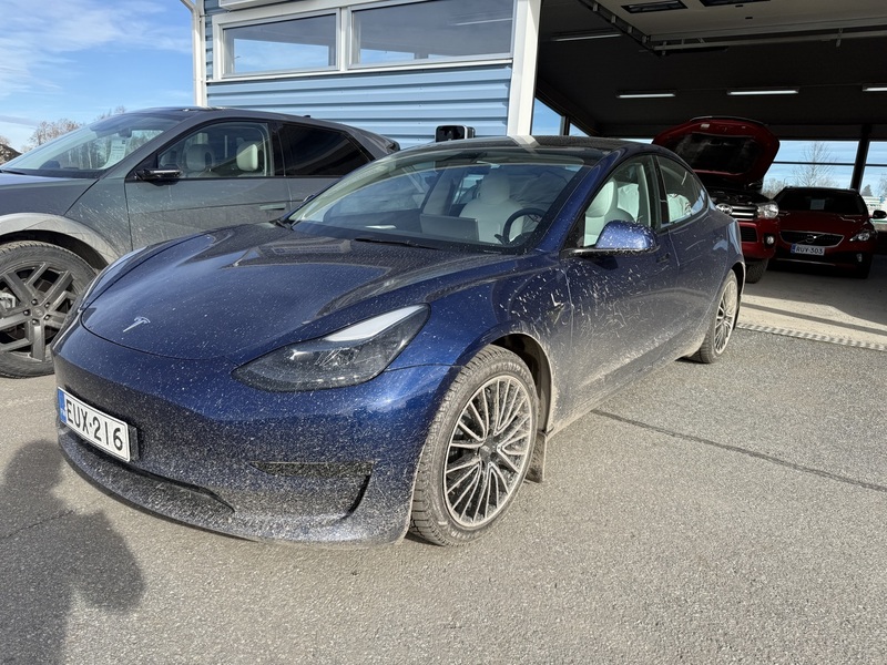 Tesla Model 3 vaihtoauto