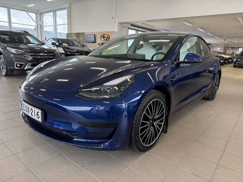 Tesla Model 3 vaihtoauto