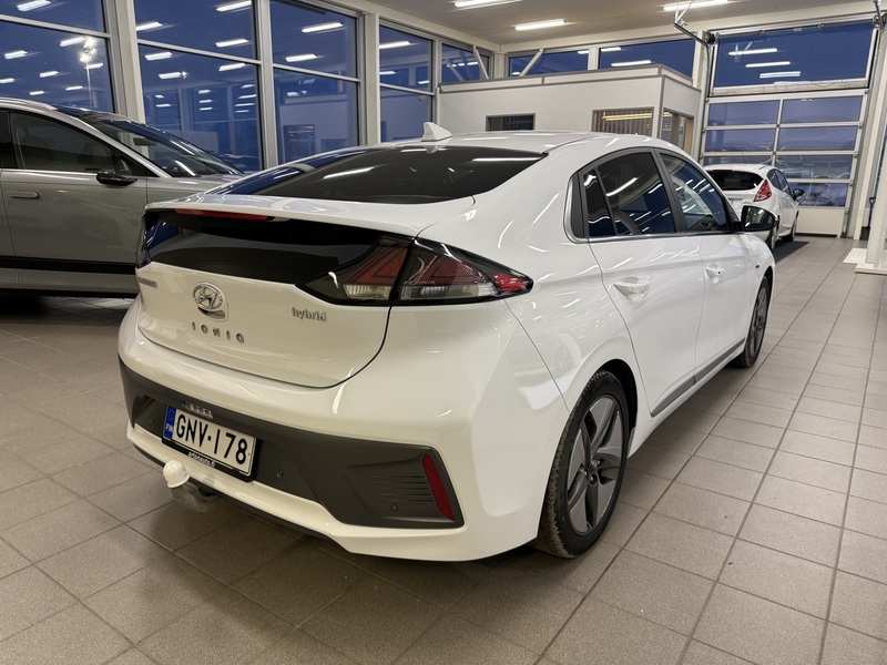 Hyundai IONIQ hybrid vaihtoauto