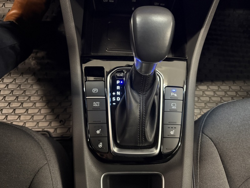 Hyundai IONIQ hybrid vaihtoauto