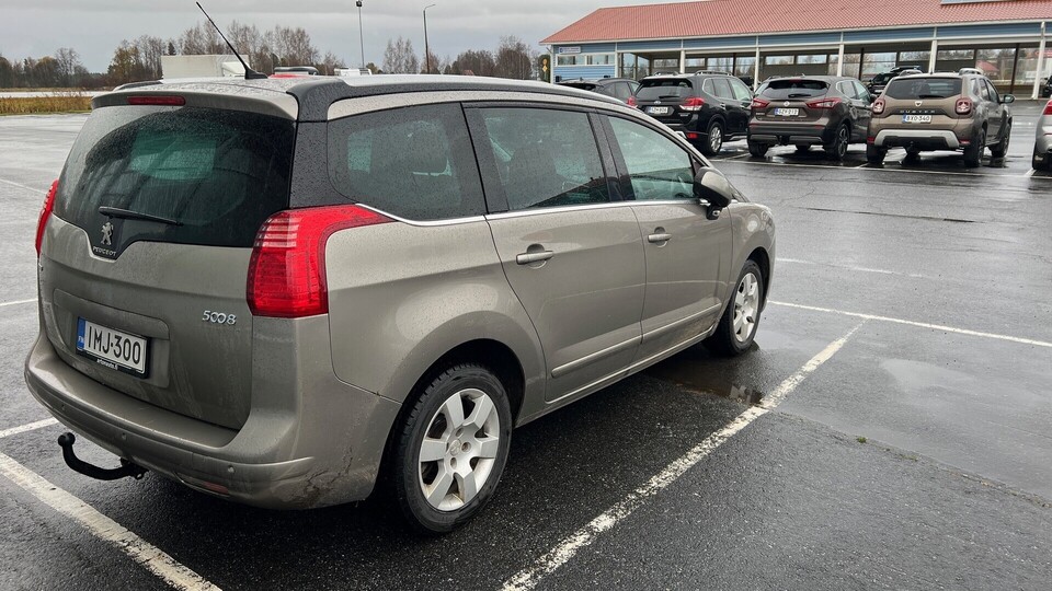 Peugeot 5008 vaihtoauto