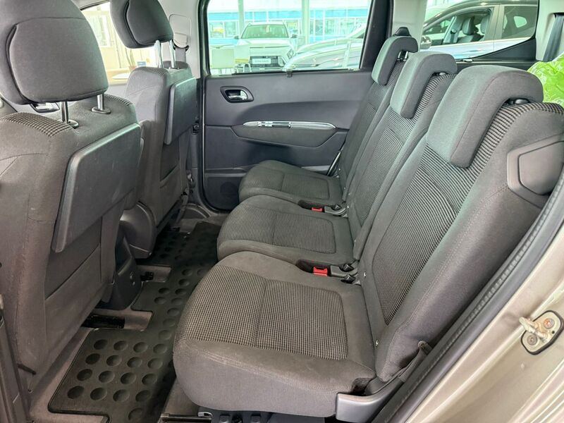 Peugeot 5008 vaihtoauto