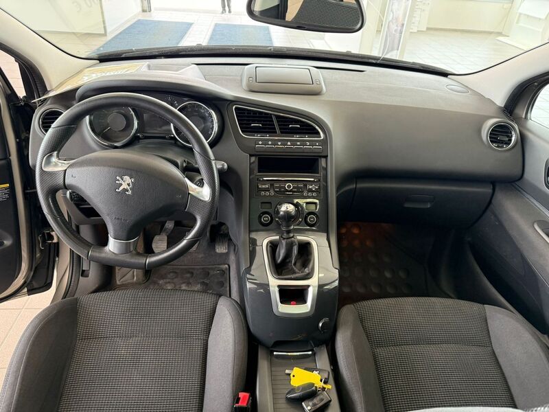 Peugeot 5008 vaihtoauto