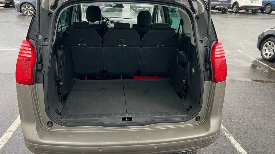 Peugeot 5008 vaihtoauto