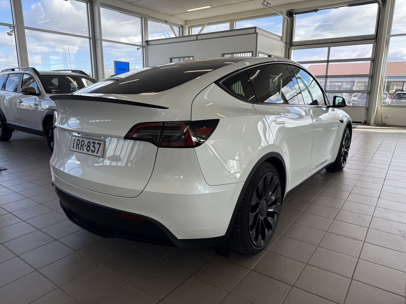Tesla Model Y vaihtoauto
