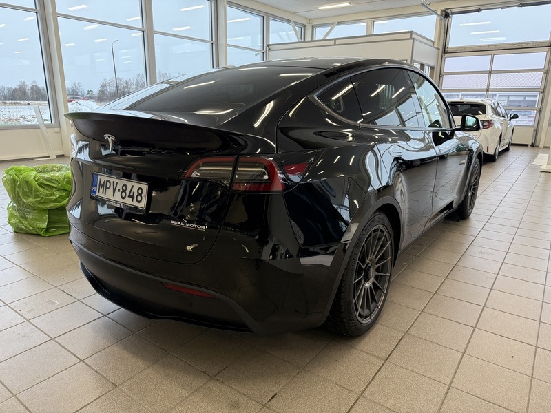 Tesla Model Y vaihtoauto