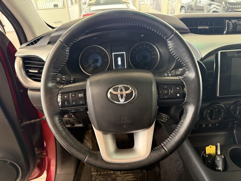 Toyota Hilux vaihtoauto