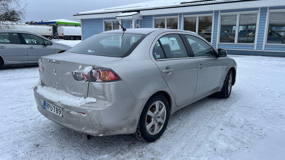 Mitsubishi Lancer vaihtoauto