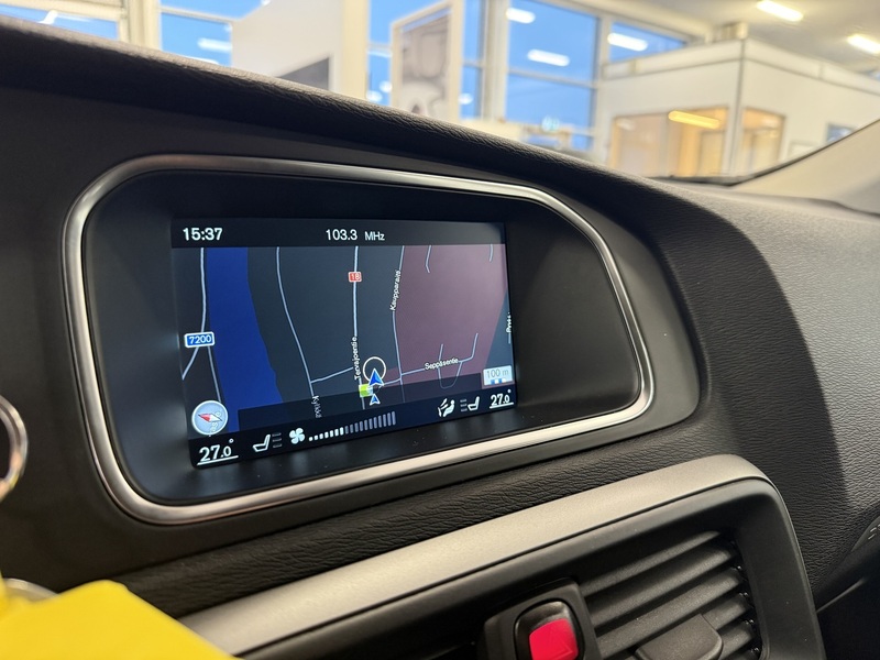 Volvo V40 Cross Country vaihtoauto