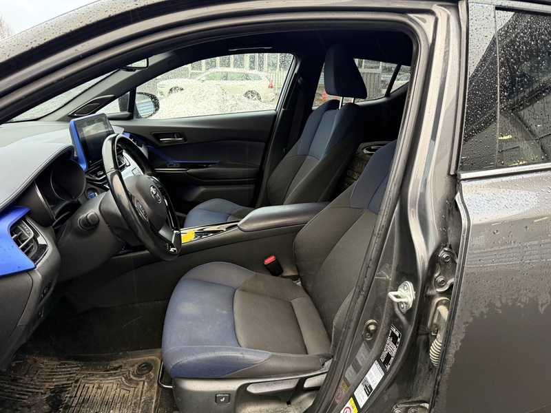 Toyota C-HR vaihtoauto