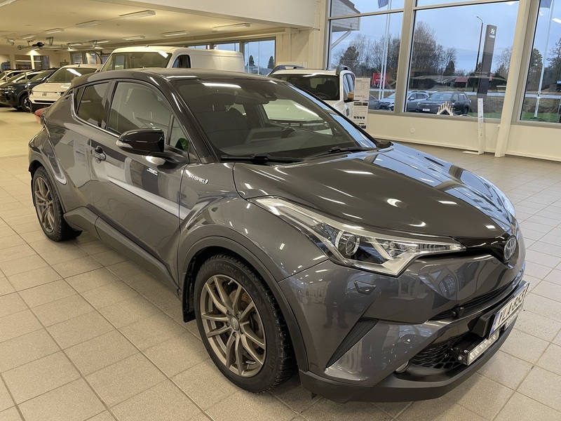 Toyota C-HR vaihtoauto