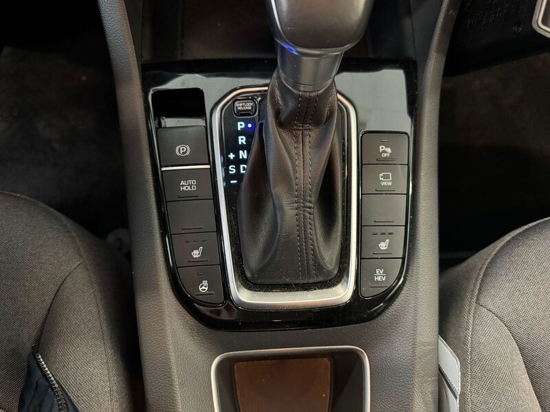 Hyundai IONIQ plug-in vaihtoauto