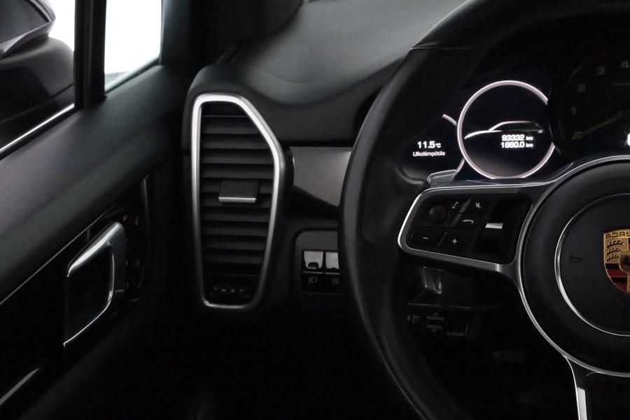 Porsche Cayenne vaihtoauto