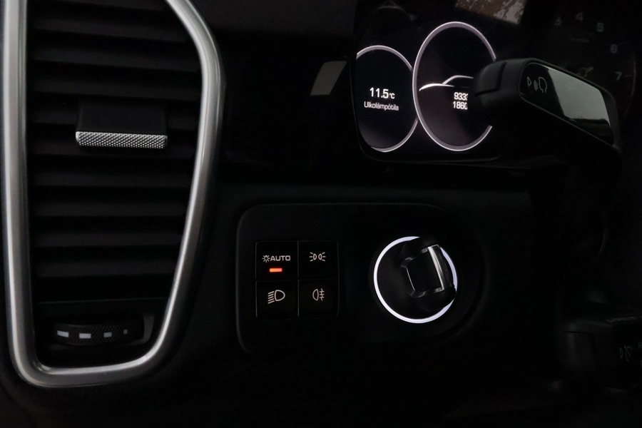 Porsche Cayenne vaihtoauto