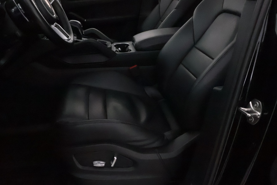 Porsche Cayenne vaihtoauto