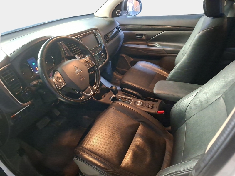 Mitsubishi Outlander vaihtoauto