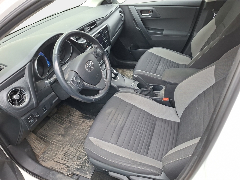 Toyota Auris vaihtoauto