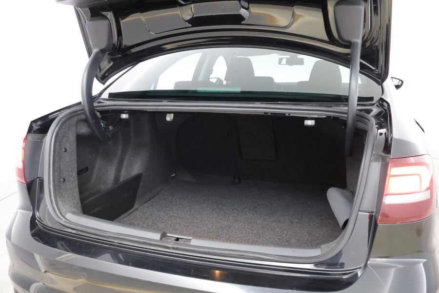 Volkswagen Jetta vaihtoauto