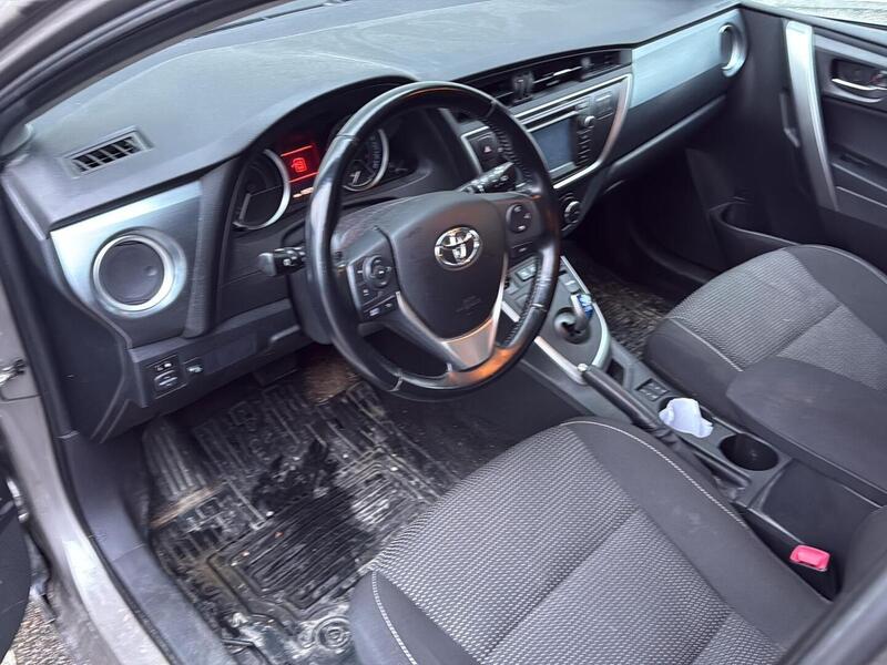 Toyota Auris vaihtoauto