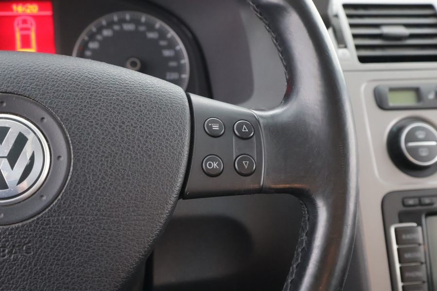 Volkswagen Touran vaihtoauto