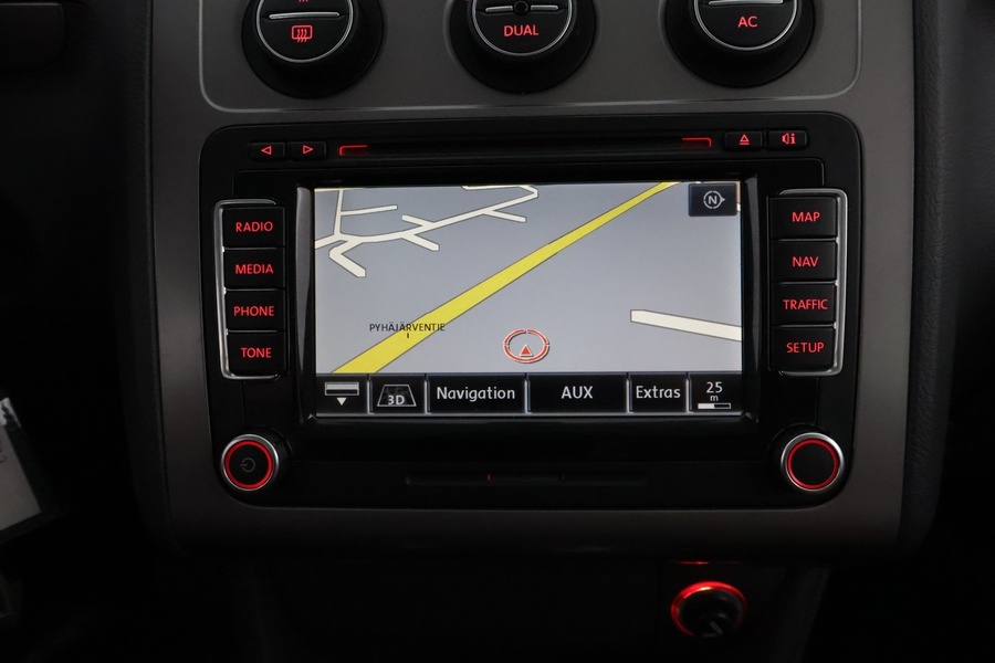 Volkswagen Touran vaihtoauto