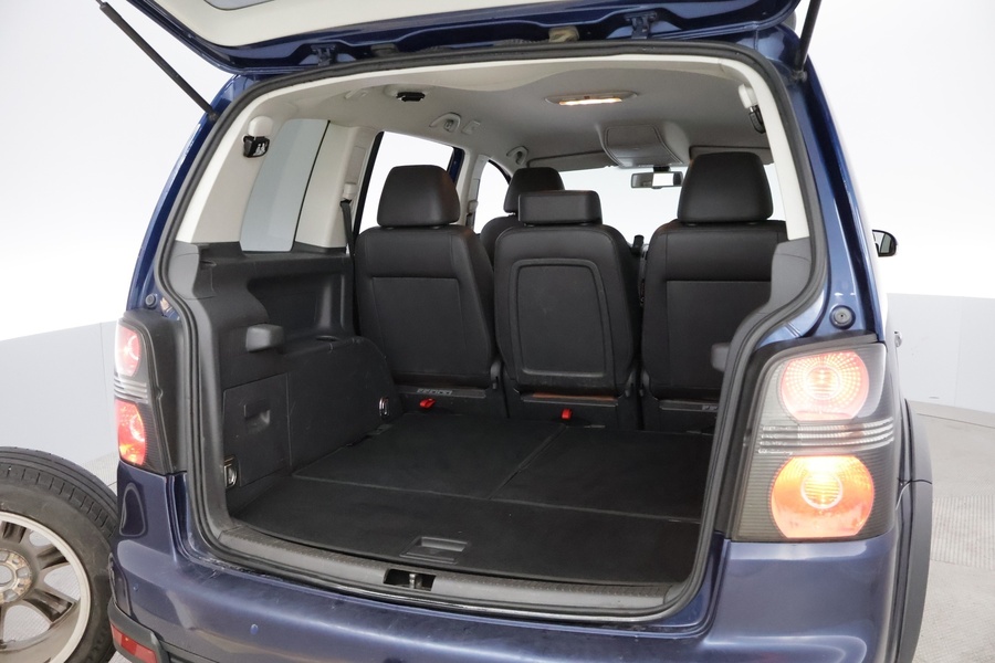 Volkswagen Touran vaihtoauto