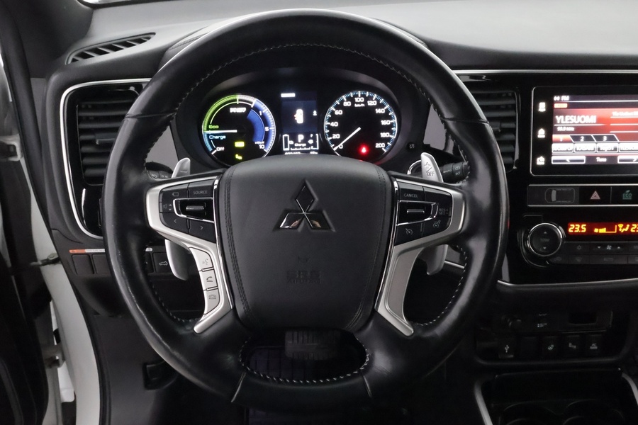 Mitsubishi Outlander PHEV vaihtoauto