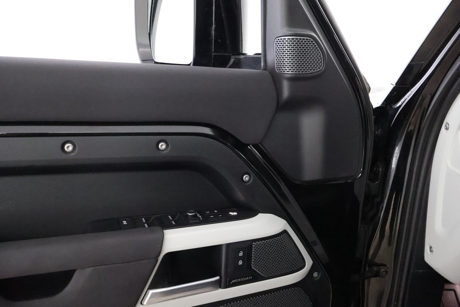 Land Rover Defender vaihtoauto