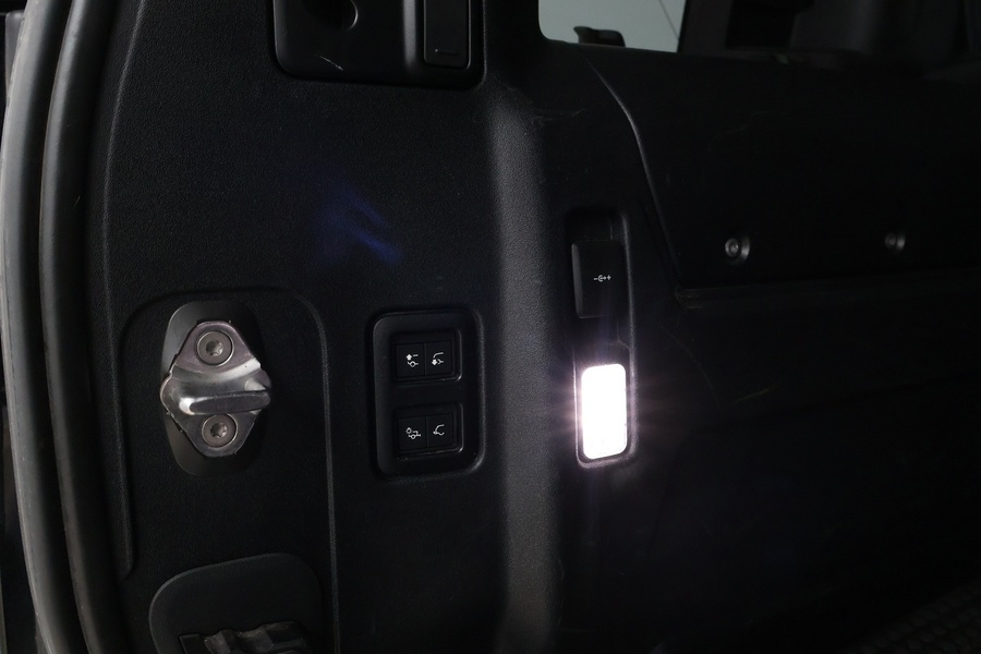 Land Rover Defender vaihtoauto