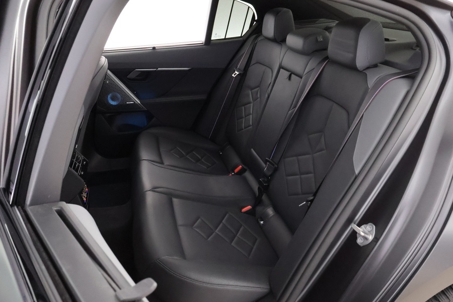 BMW i5 M60 vaihtoauto