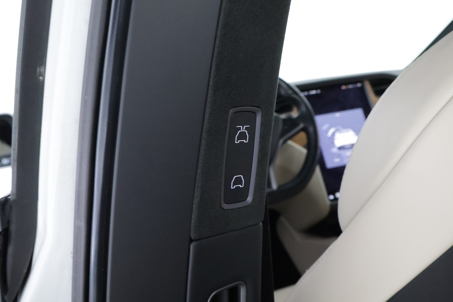 Tesla Model X vaihtoauto