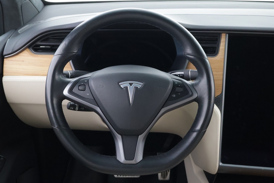Tesla Model X vaihtoauto