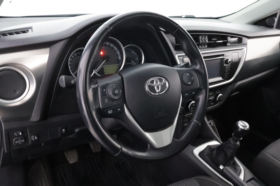 Toyota Auris vaihtoauto