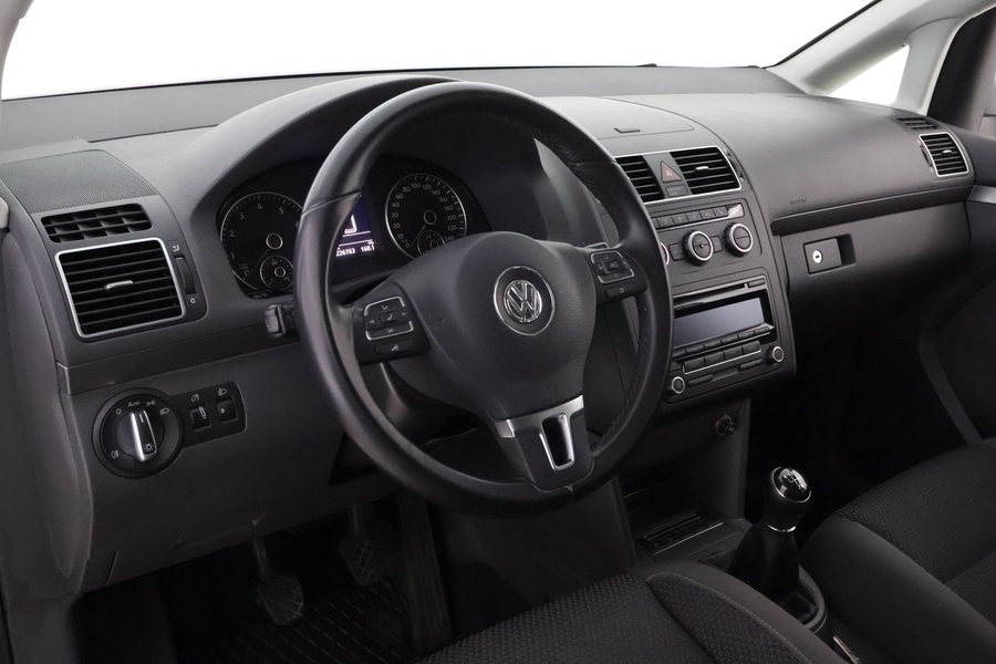 Volkswagen Touran vaihtoauto