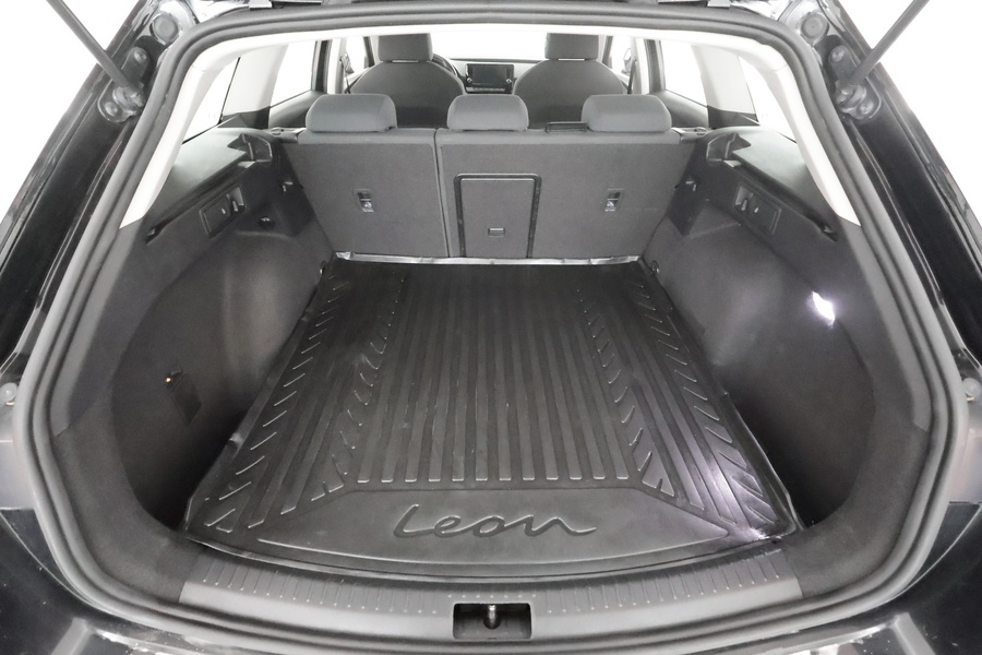 SEAT Leon Sportstourer vaihtoauto