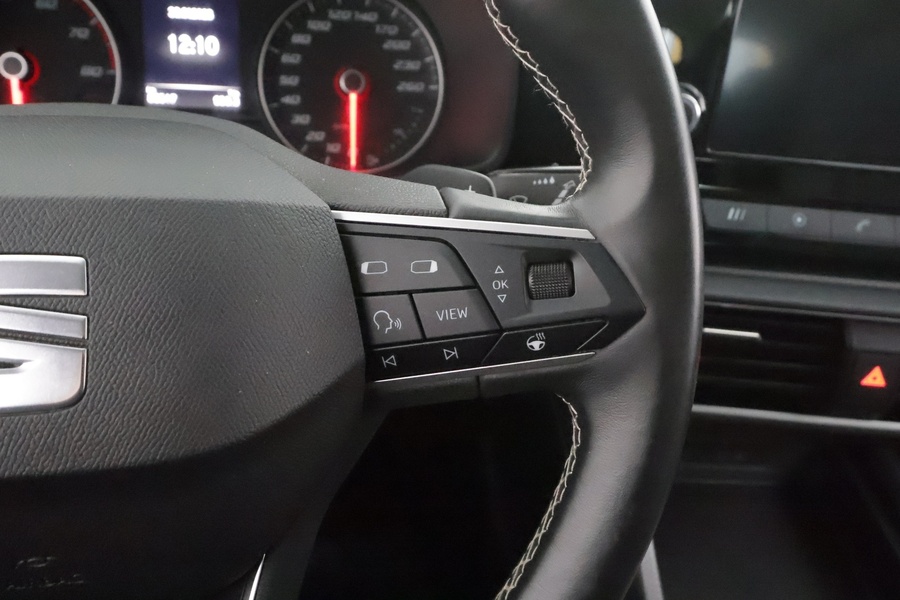 SEAT Leon Sportstourer vaihtoauto