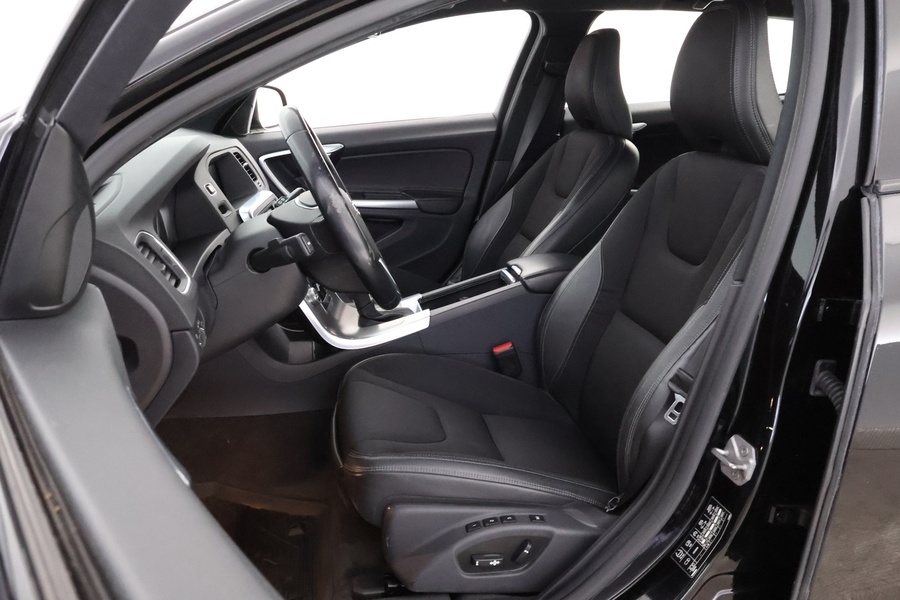 Volvo V60 Cross Country vaihtoauto