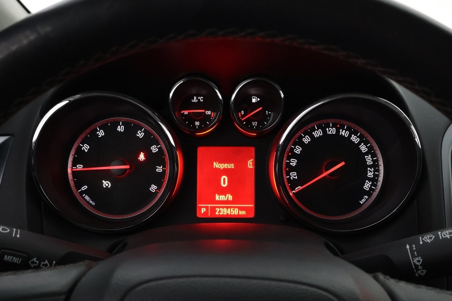 Opel Astra vaihtoauto